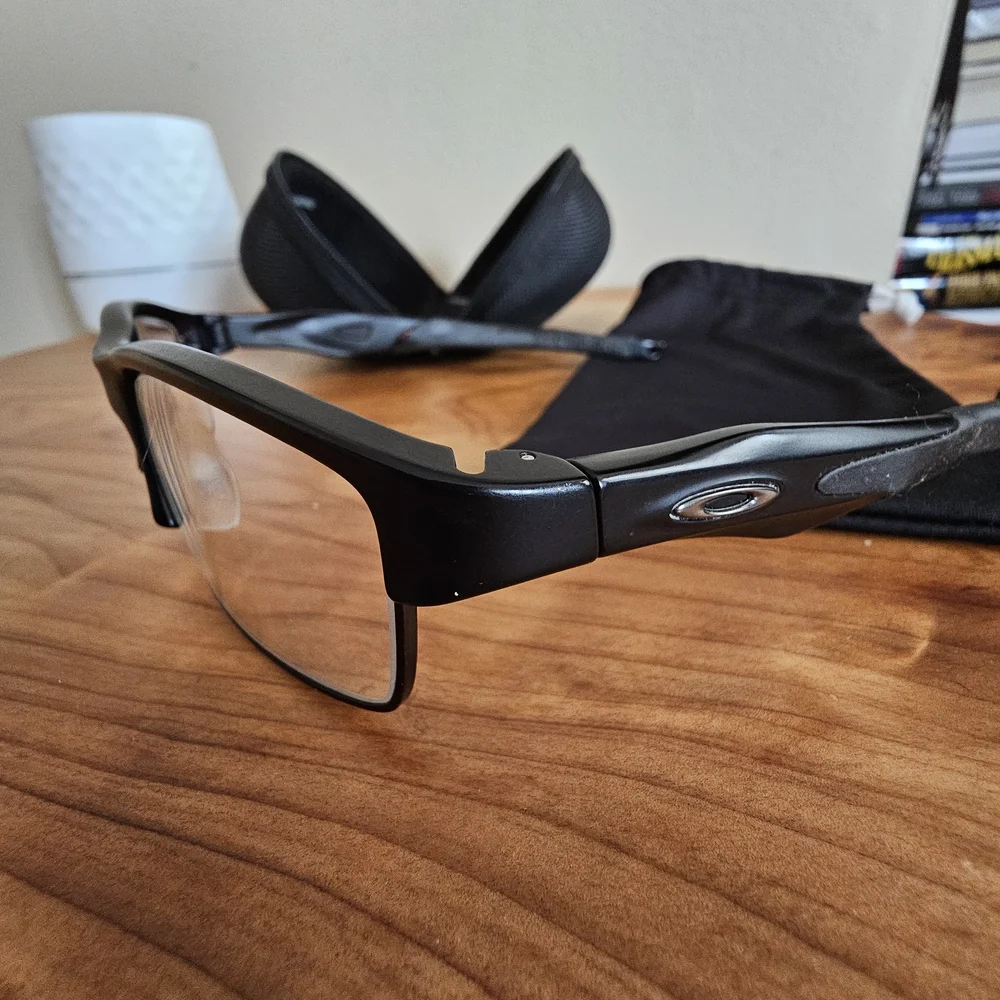 Oakley Glasses With Case - Picture 5 of 6